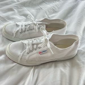 White Low-top Supergas